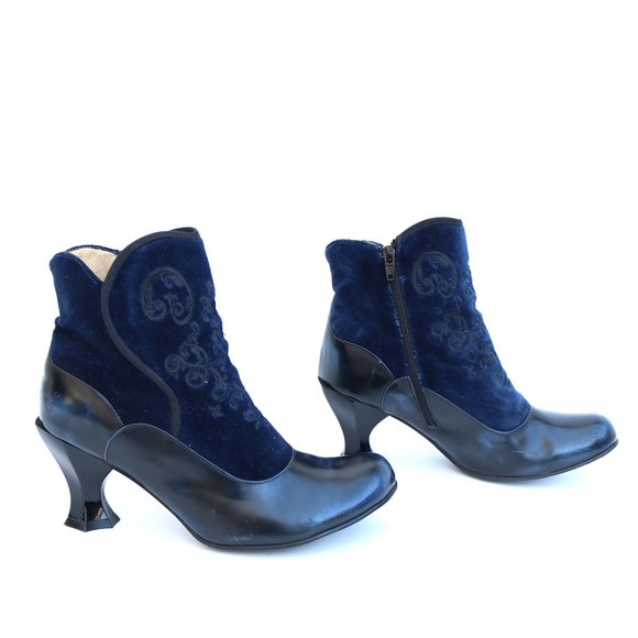 John Fluevog Shoes - JOHN FLUEVOG Lorraine Baroque Boots Black Leather Blue Velvet size 8.5